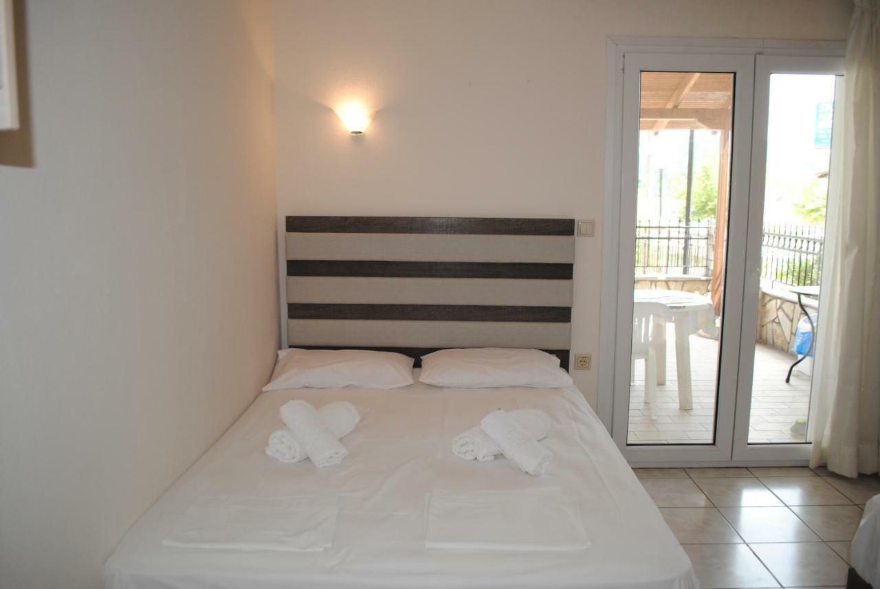 Anna Rooms Néos Marmarás Exterior foto