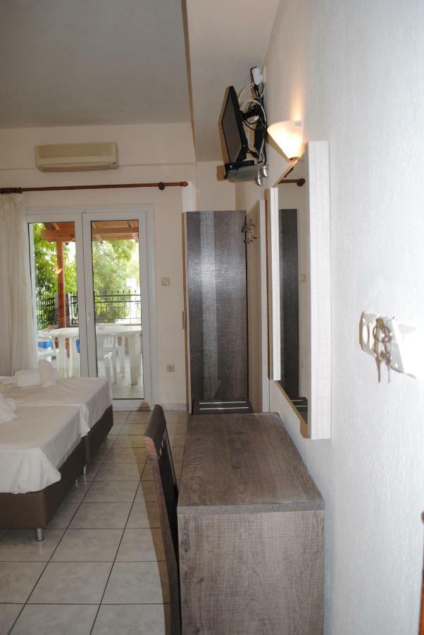 Anna Rooms Néos Marmarás Exterior foto